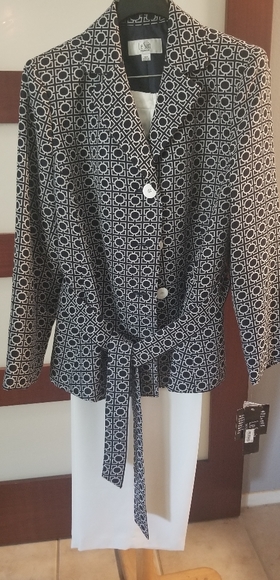 NWT. LeSuit Pantsuit - Picture 1 of 6